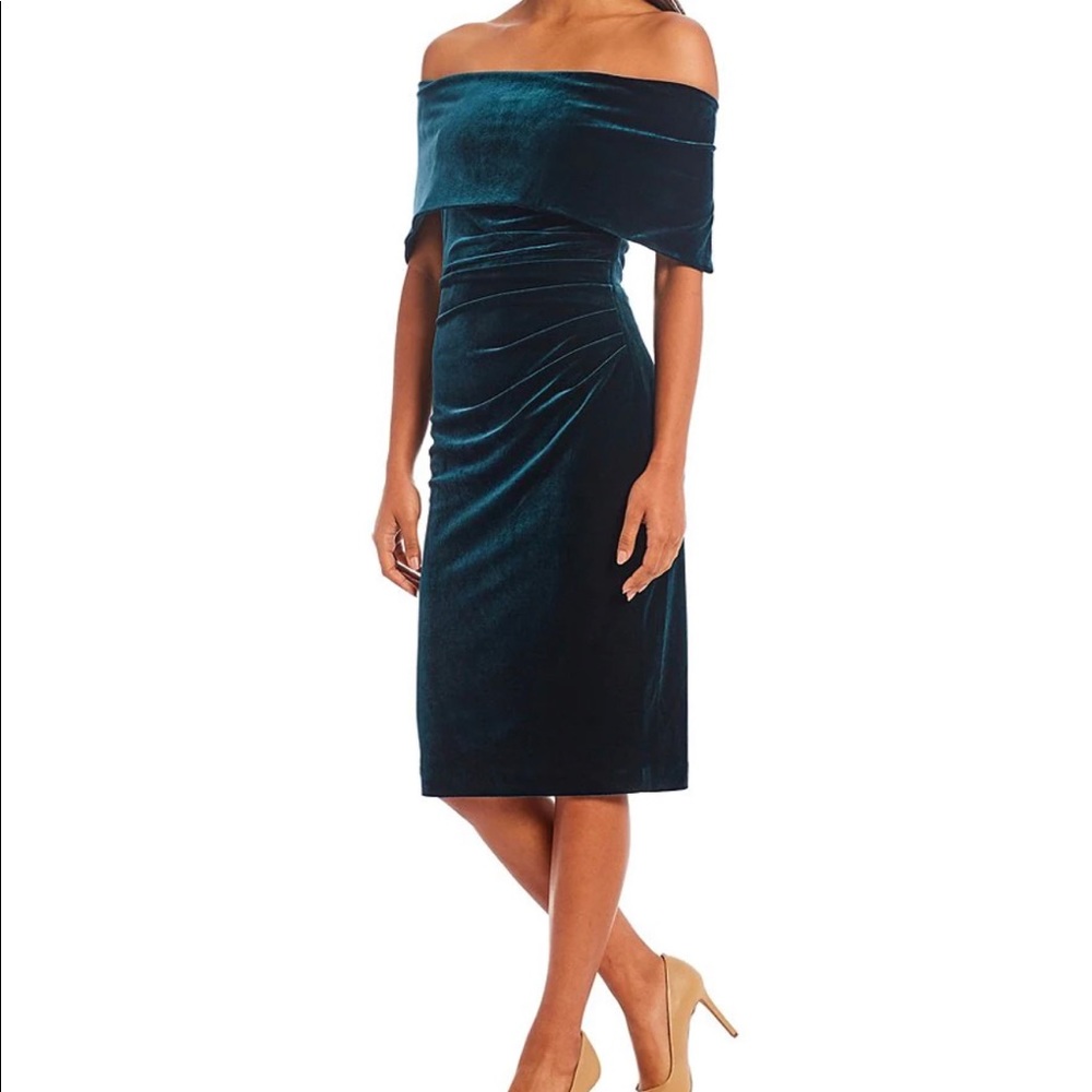 Vince Camuto Off-the-Shoulder Short Sleeve Velvet Bodycon Dress